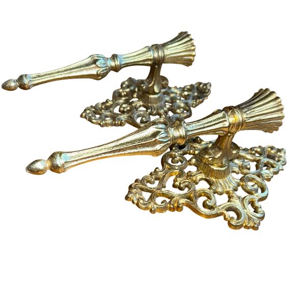 Vintage Hollywood Regency Ornate Gold Floral Scroll Cast Metal Sconces Set Of 2 - Picture 5 of 10